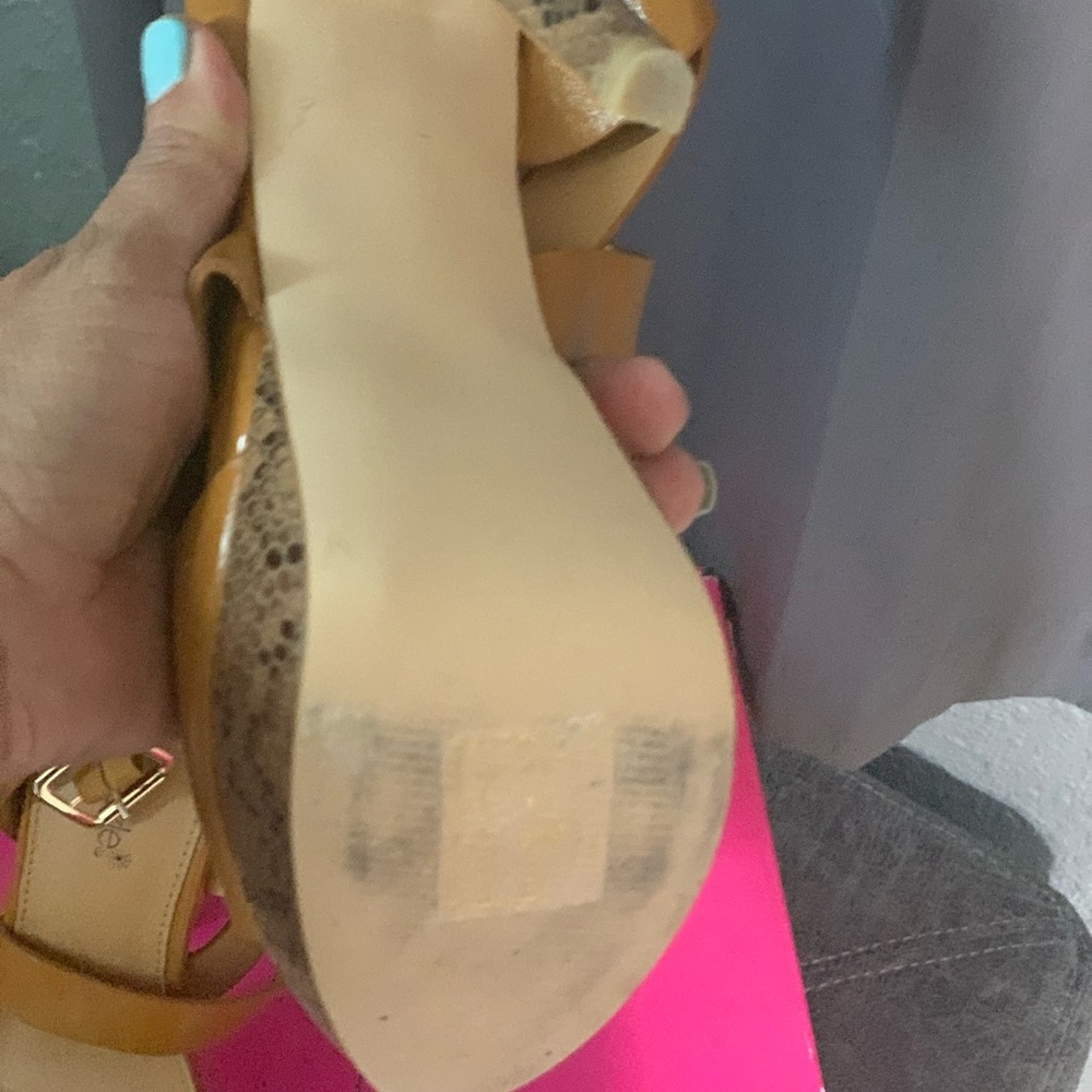 Shoes - Picture 3 of 5